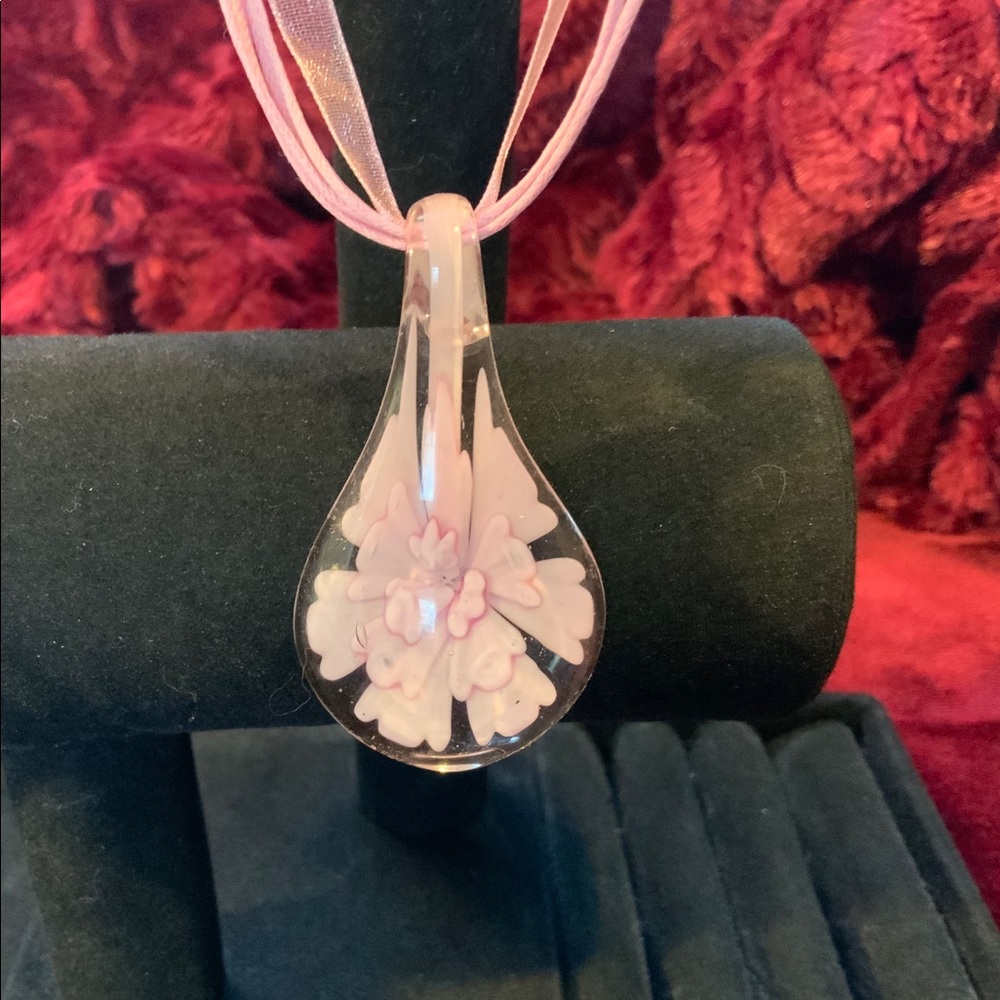 💚SALE💚 Handmade glass, pink ribbon necklace